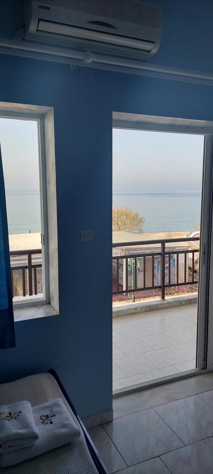 Seaside Studios Paralia Dionysiou Buitenkant foto