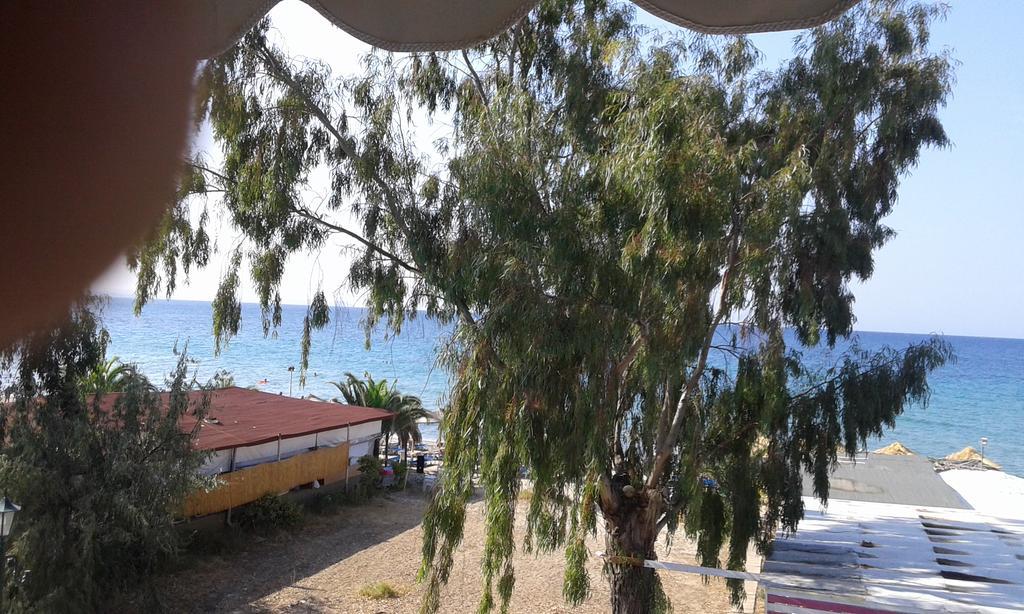 Seaside Studios Paralia Dionysiou Buitenkant foto